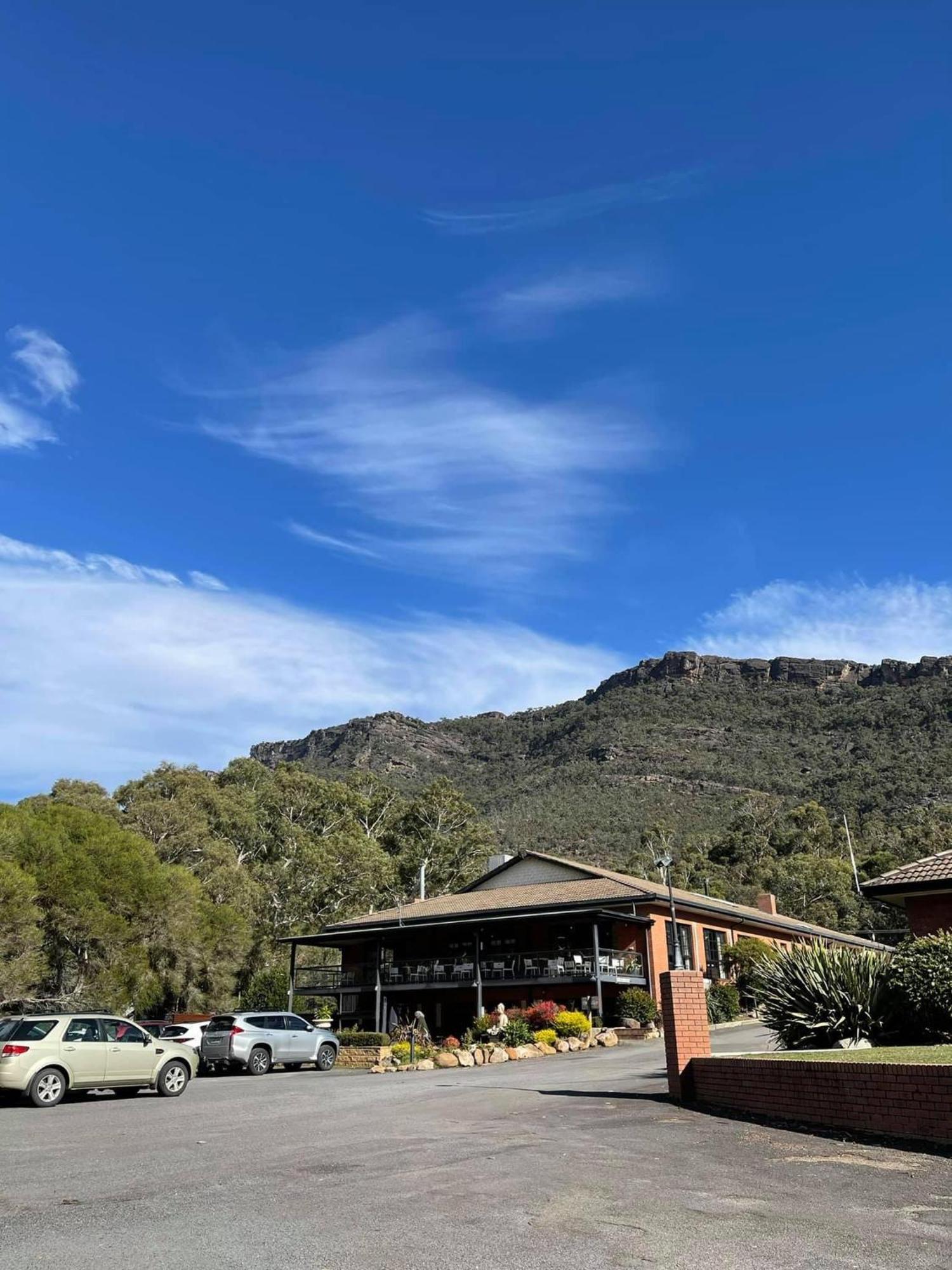 Golden Chain Country Plaza Motel 霍尔斯加普 外观 照片