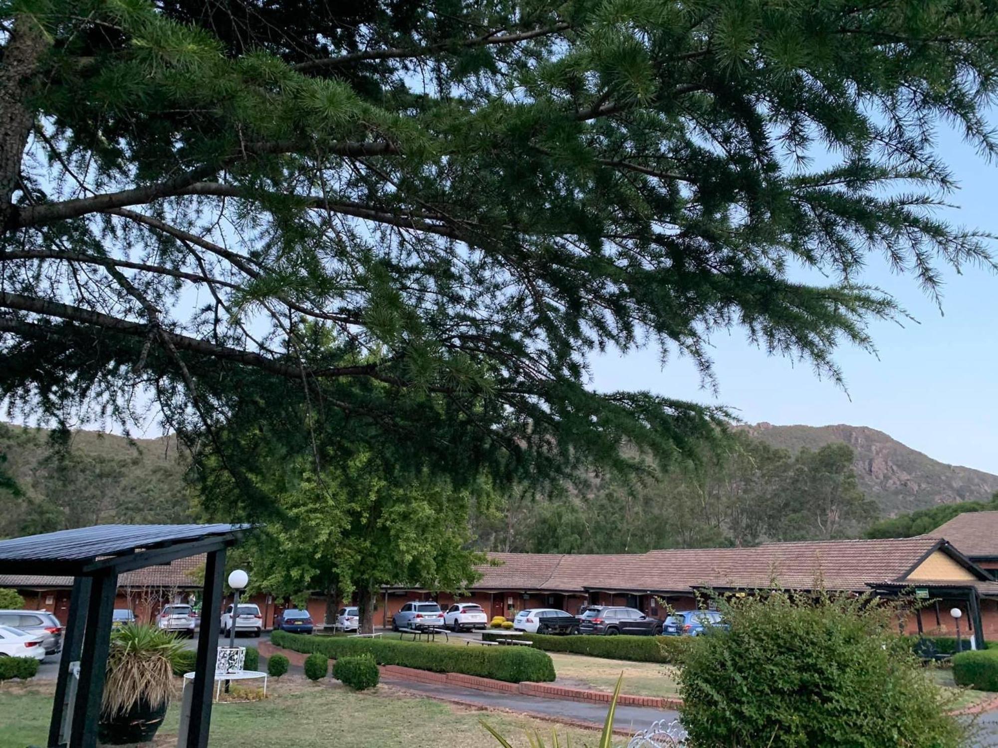 Golden Chain Country Plaza Motel 霍尔斯加普 外观 照片