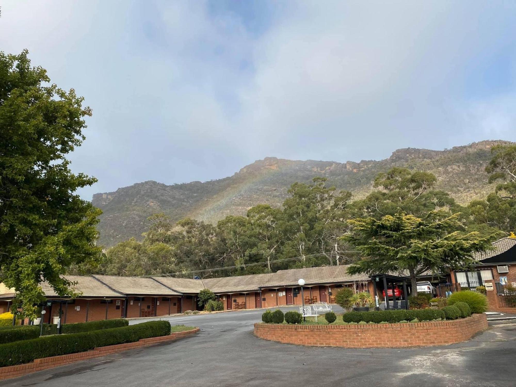 Golden Chain Country Plaza Motel 霍尔斯加普 外观 照片