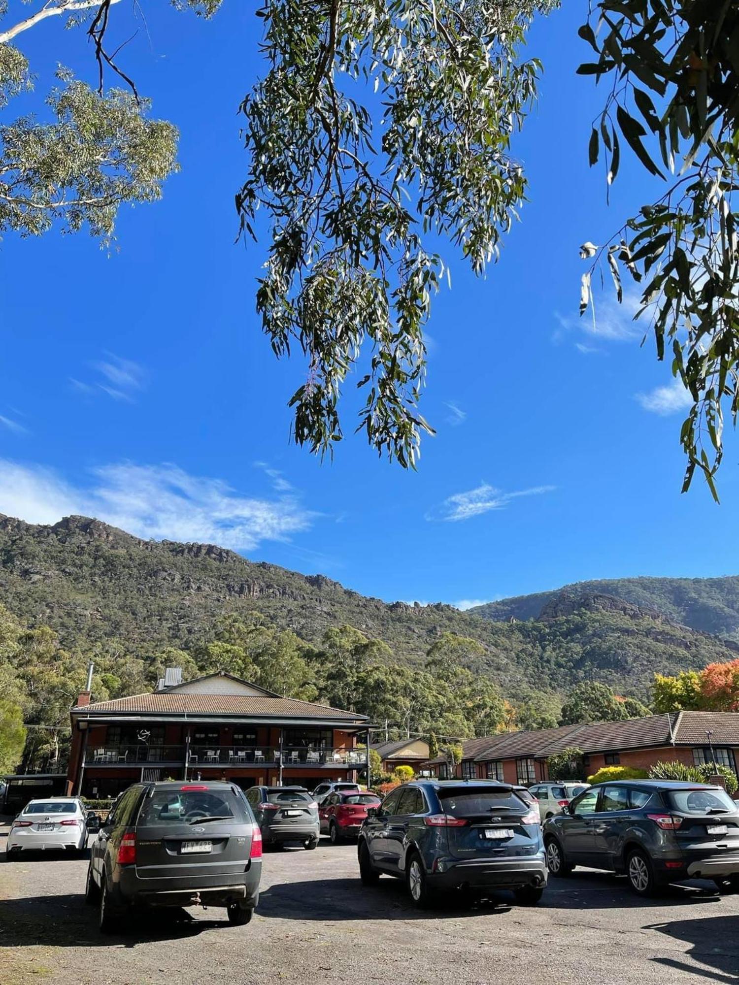 Golden Chain Country Plaza Motel 霍尔斯加普 外观 照片