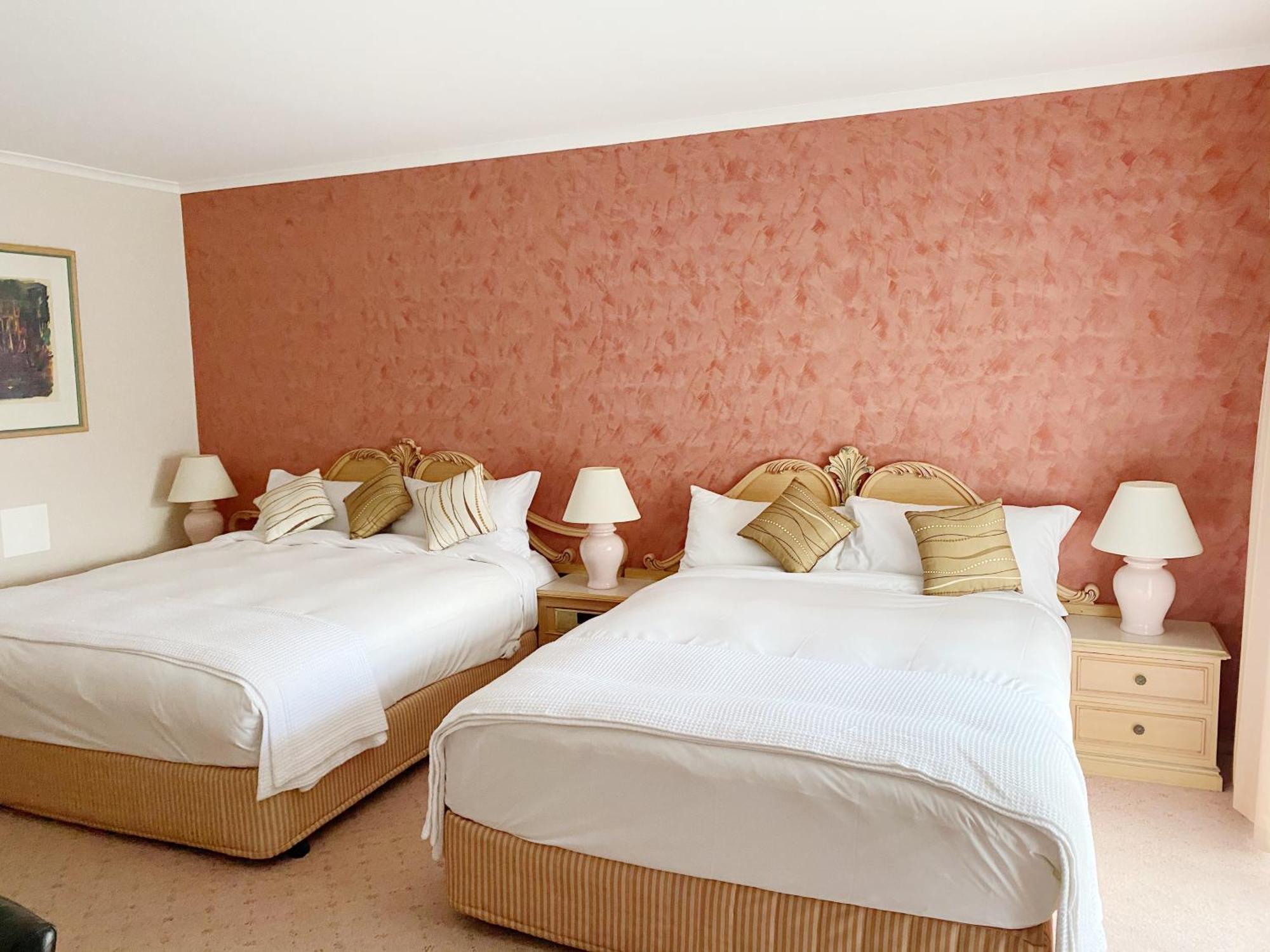 Golden Chain Country Plaza Motel 霍尔斯加普 外观 照片