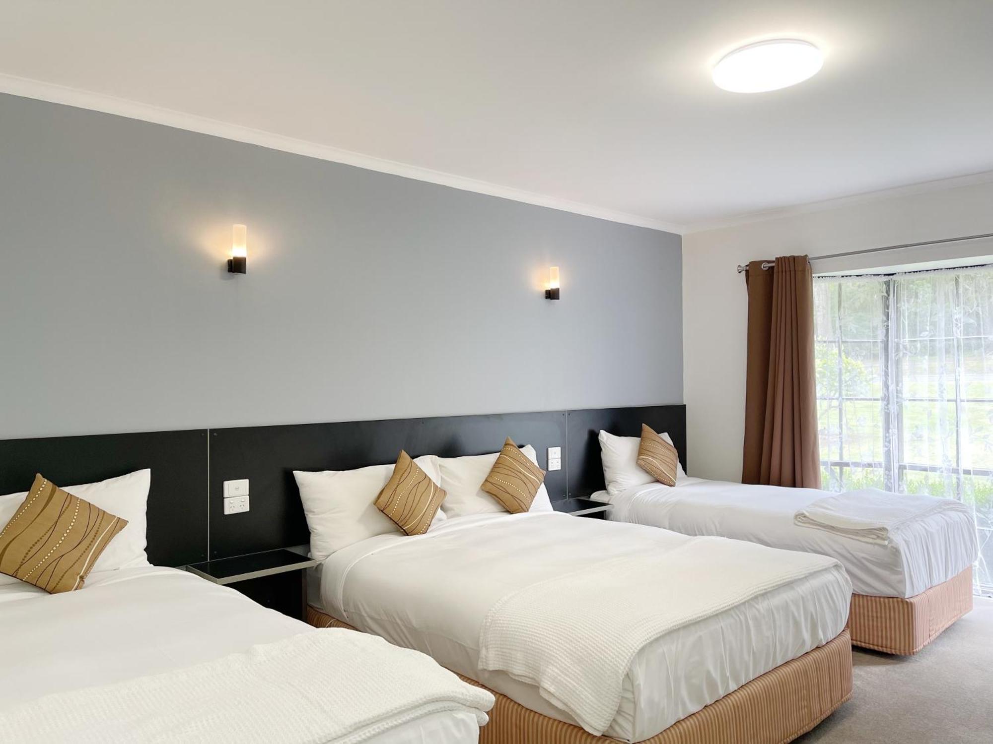 Golden Chain Country Plaza Motel 霍尔斯加普 外观 照片