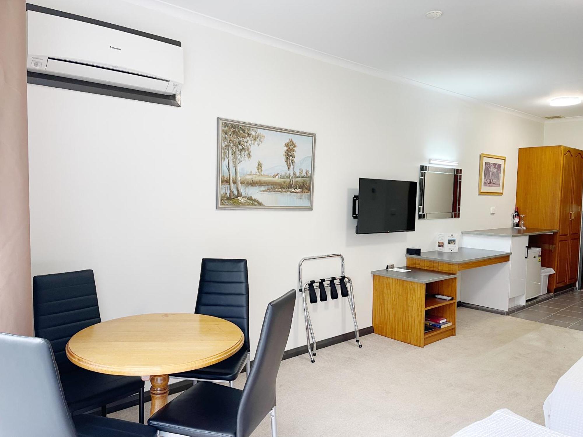 Golden Chain Country Plaza Motel 霍尔斯加普 外观 照片