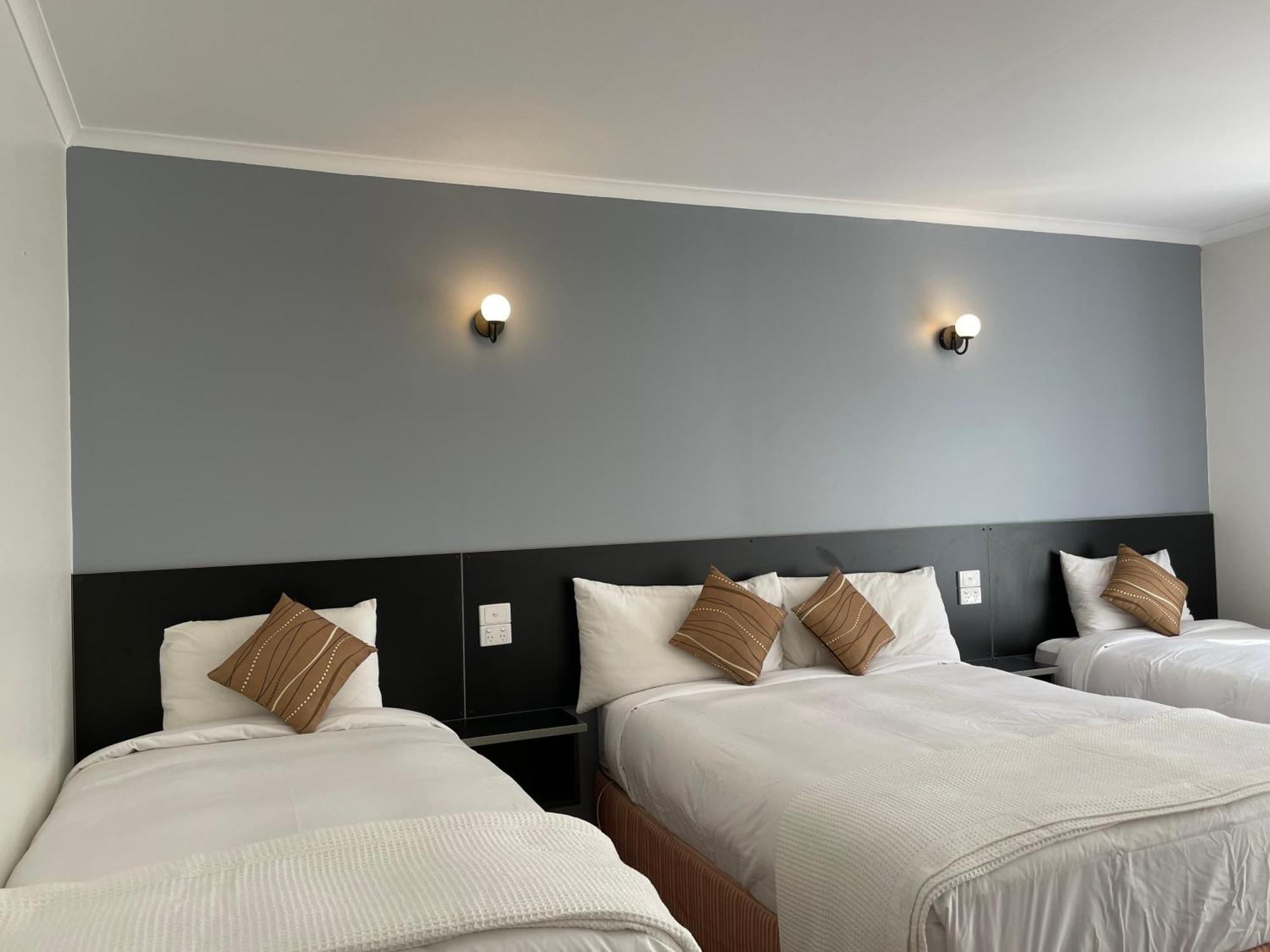 Golden Chain Country Plaza Motel 霍尔斯加普 外观 照片