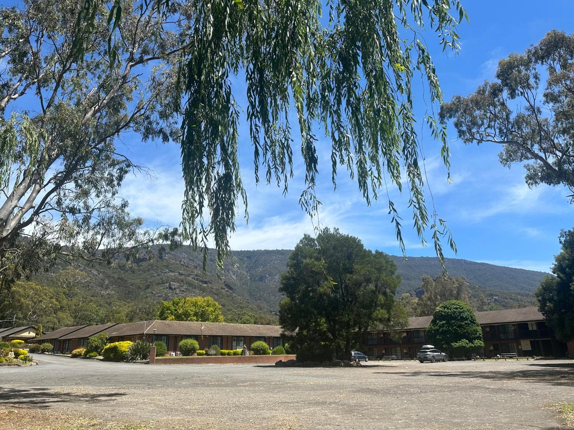 Golden Chain Country Plaza Motel 霍尔斯加普 外观 照片