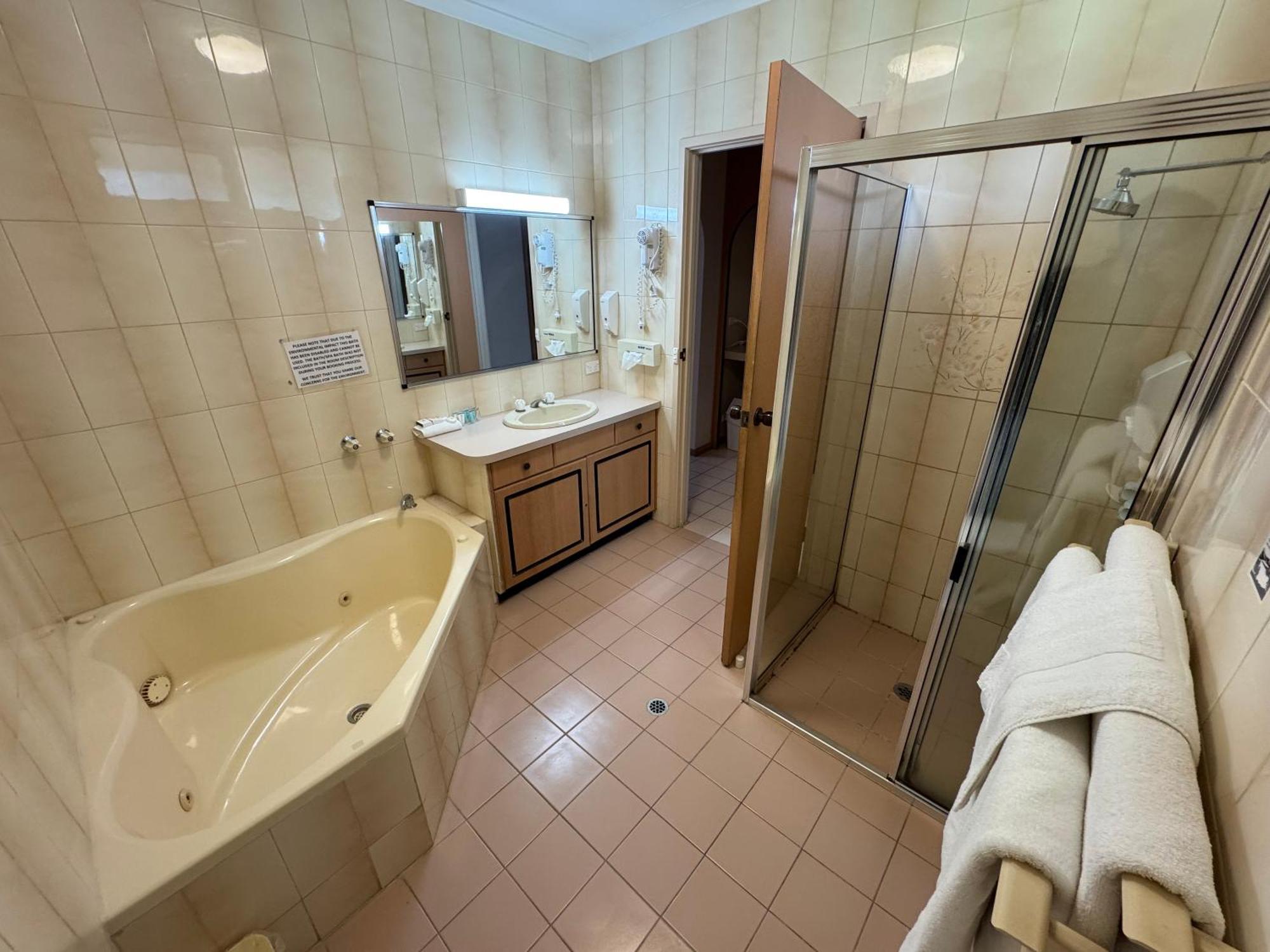 Golden Chain Country Plaza Motel 霍尔斯加普 外观 照片